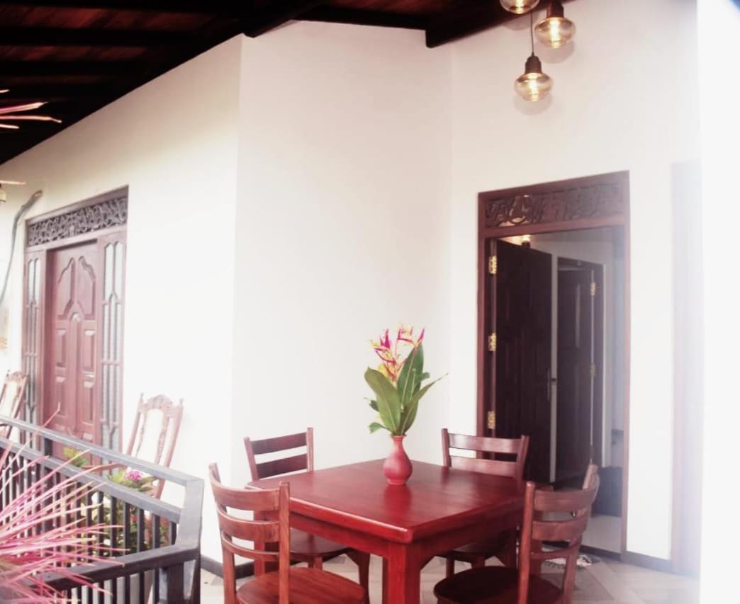 Winsi Villa Unawatuna Exterior photo